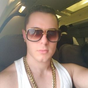 Meet your Posher, Rolando